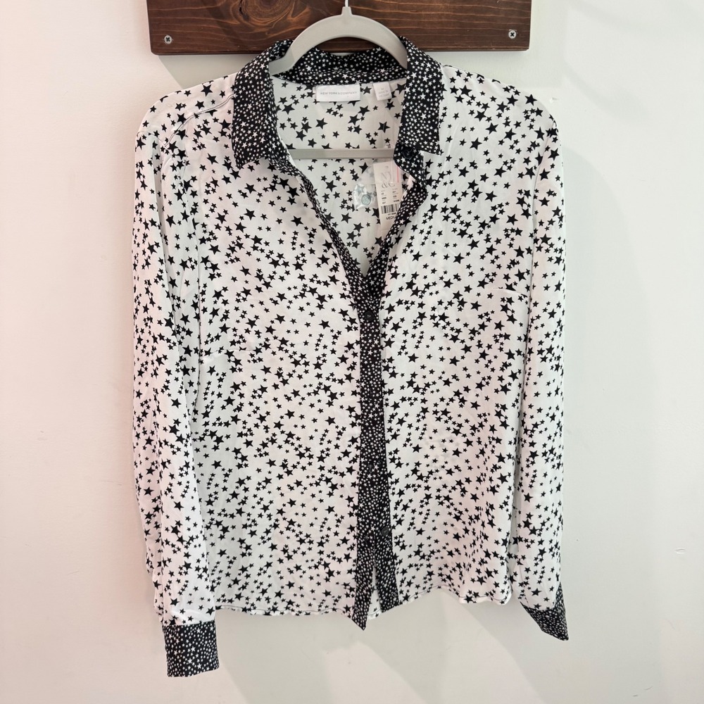 New York & Company Star‎ Print Button Down Blouse Black White Medium NWT